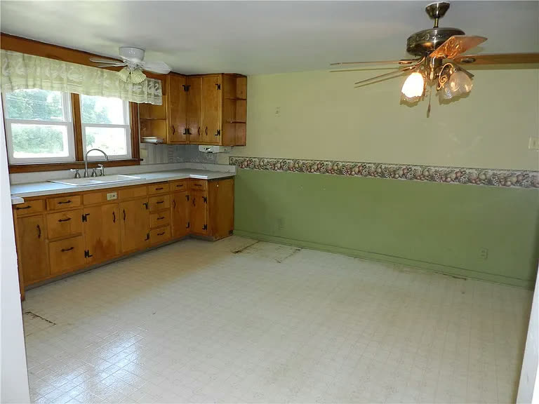 Kitchen before renovation